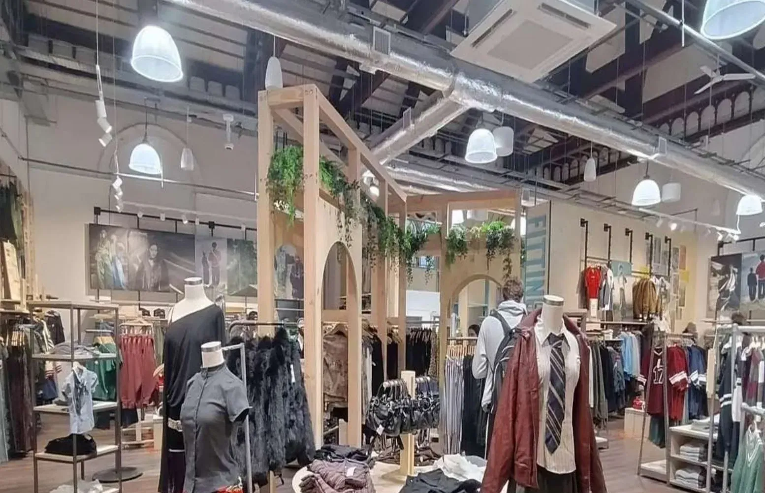 Urban Outfitters, Cork