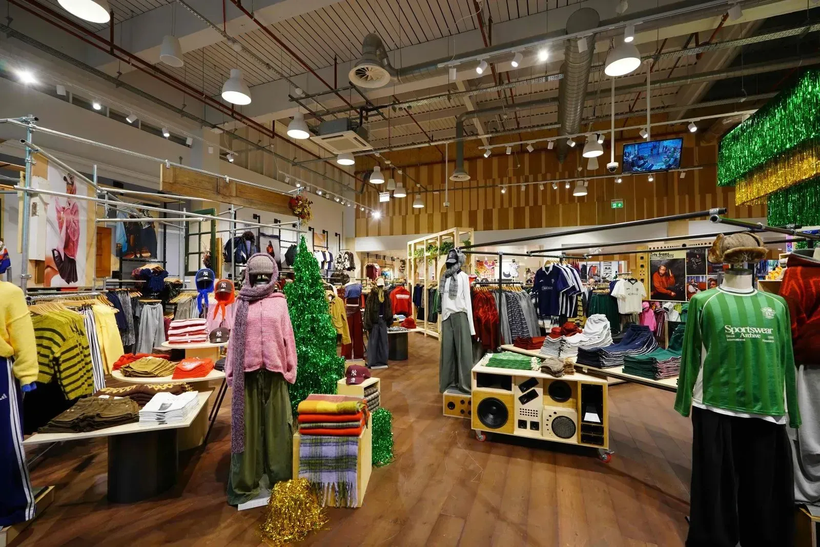 Urban Outfitters, Trafford: Store interior